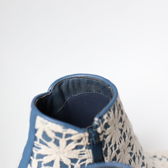 Very Volatile Cherie Lace Booties, blue denim - Picture 10 of 11